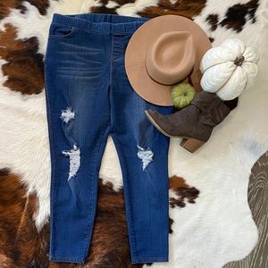 Jeggings ripped look